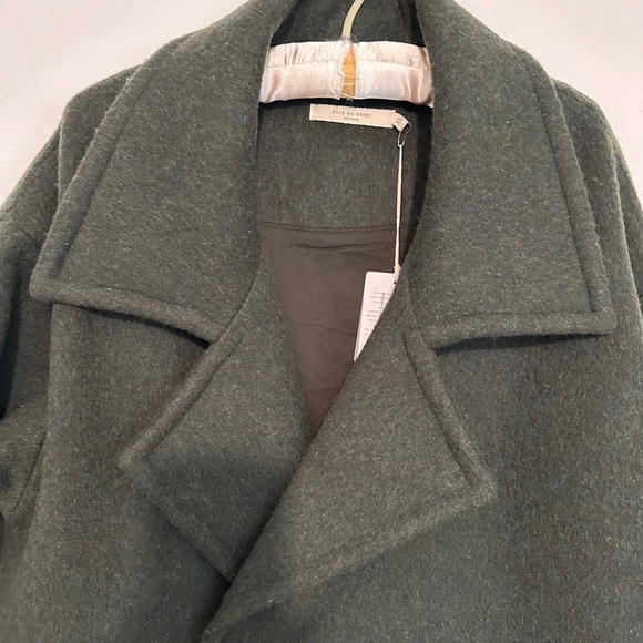 7115 by Szeki Oversized Wool Coat - Picture 8 of 16